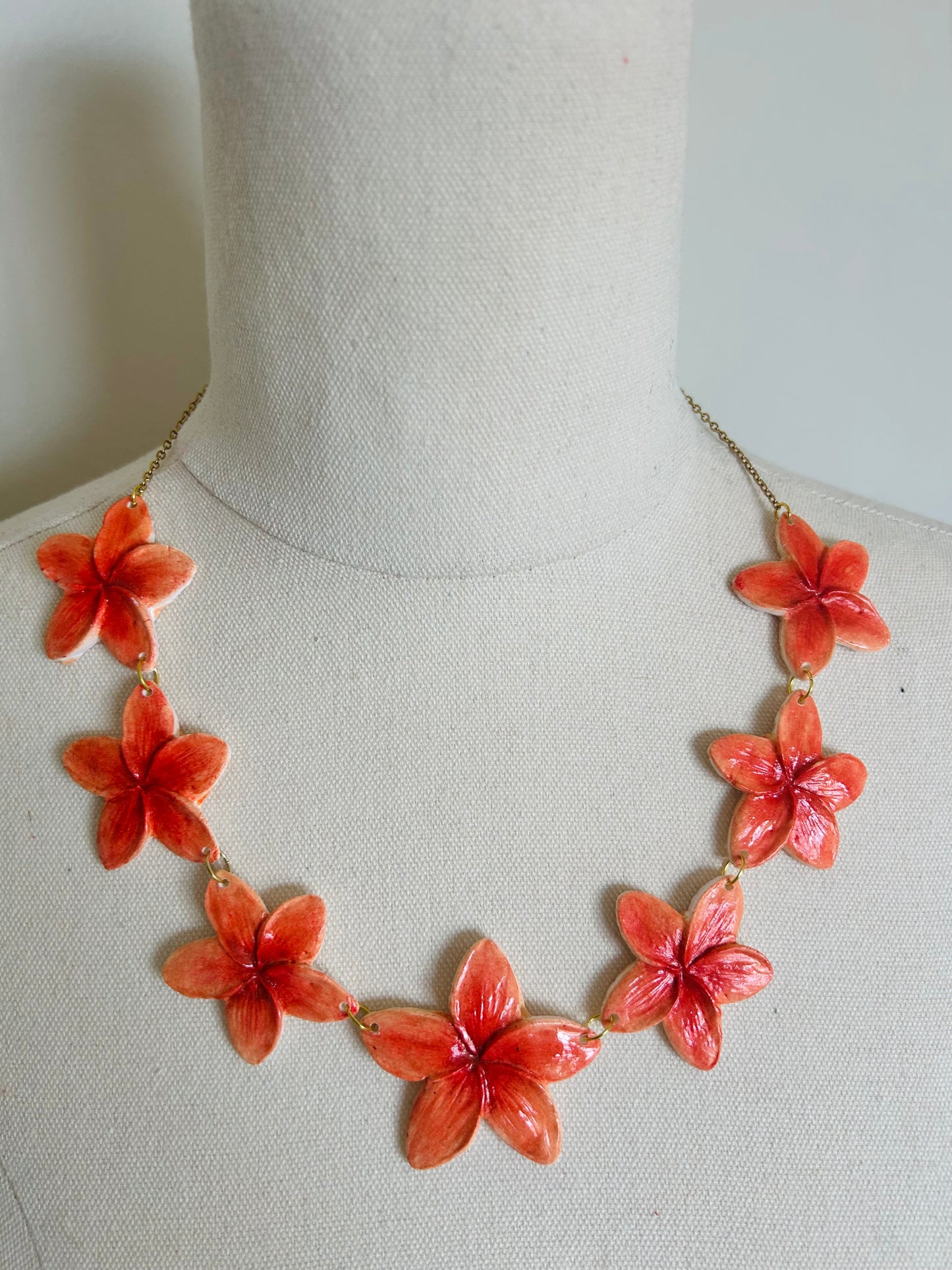 Frangipani necklace (peach tones)