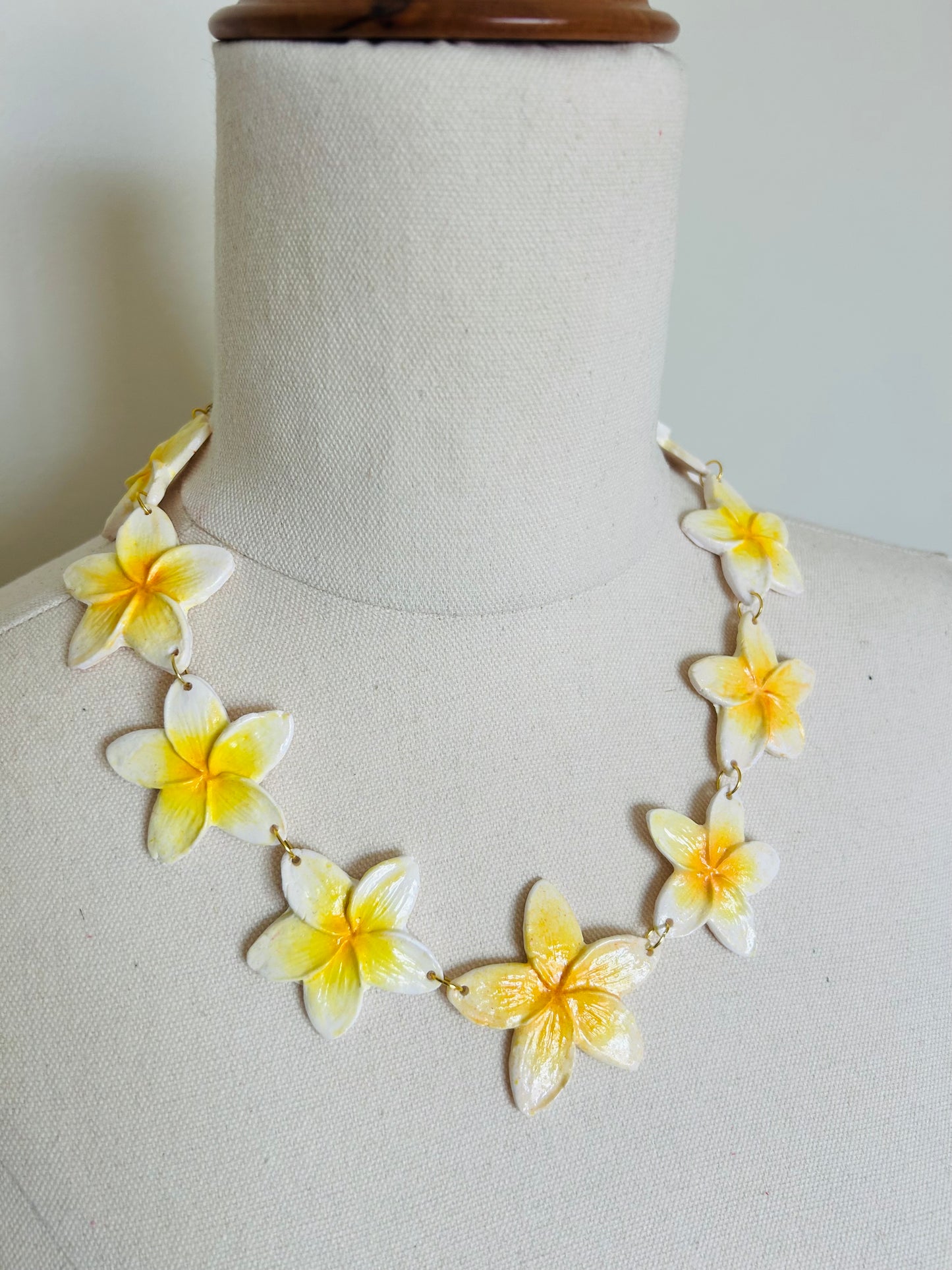 Frangipani necklace (yellow & white tones)