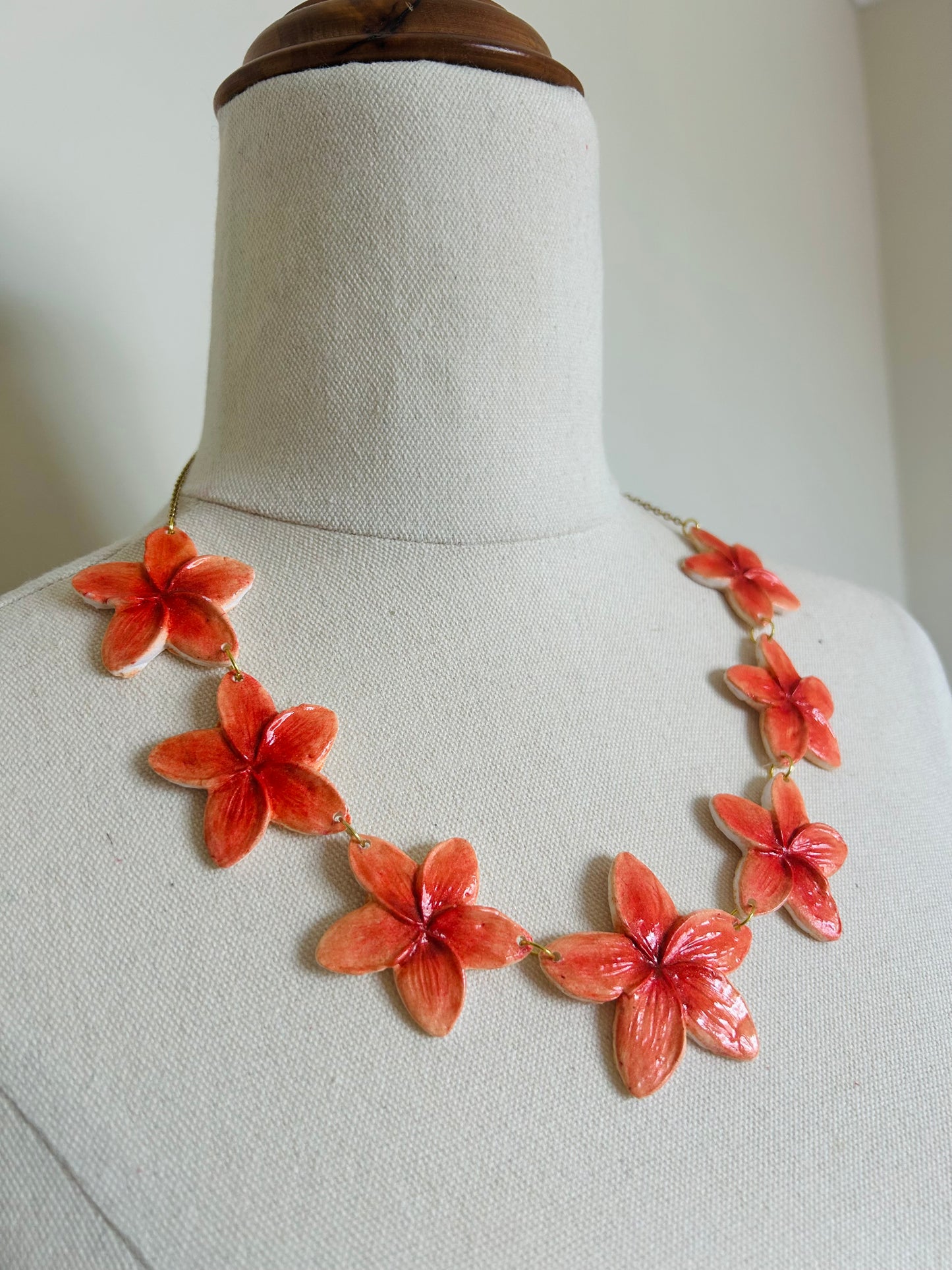 Frangipani necklace (peach tones)