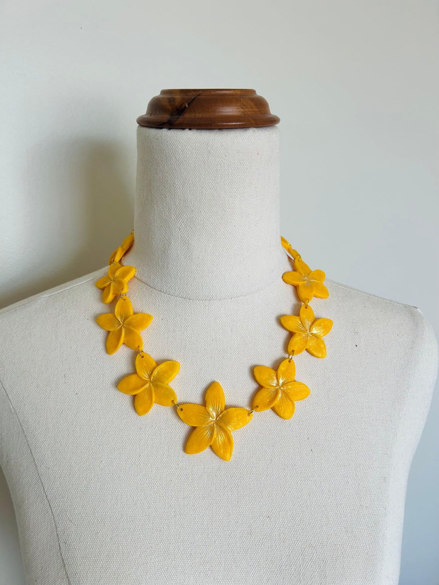 Frangipani necklace (yellow & gold tones)