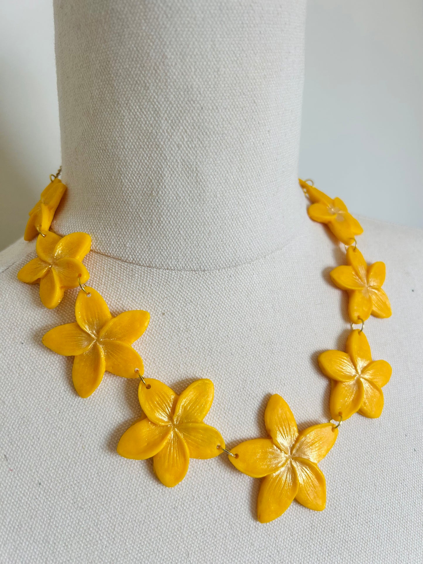 Frangipani necklace (yellow & gold tones)