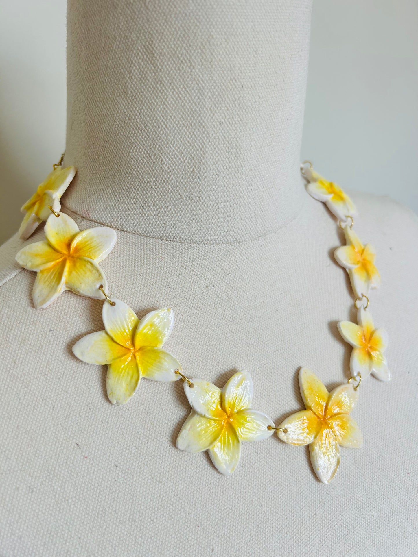 Frangipani necklace (yellow & white tones)