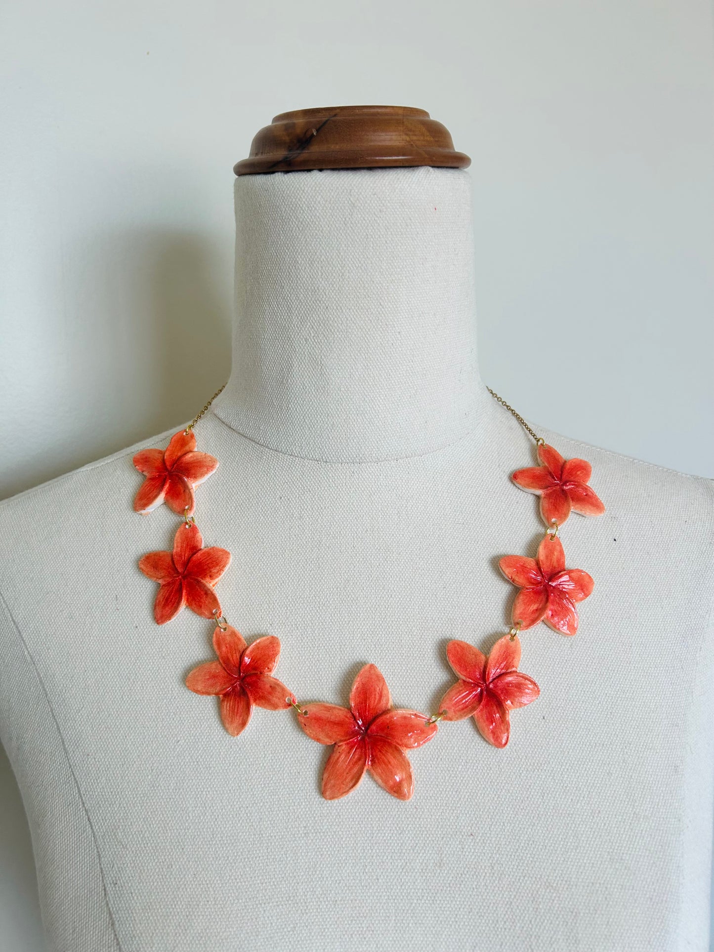 Frangipani necklace (peach tones)
