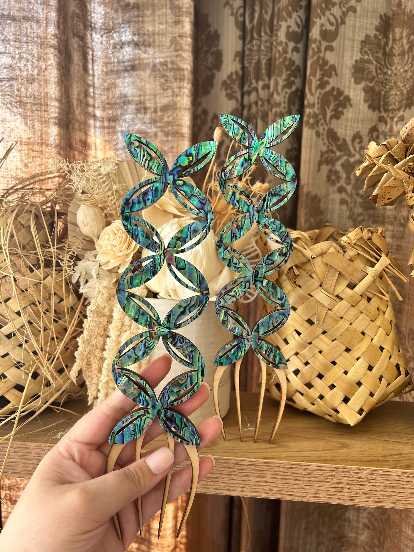 Paua shell tekiteki/comb