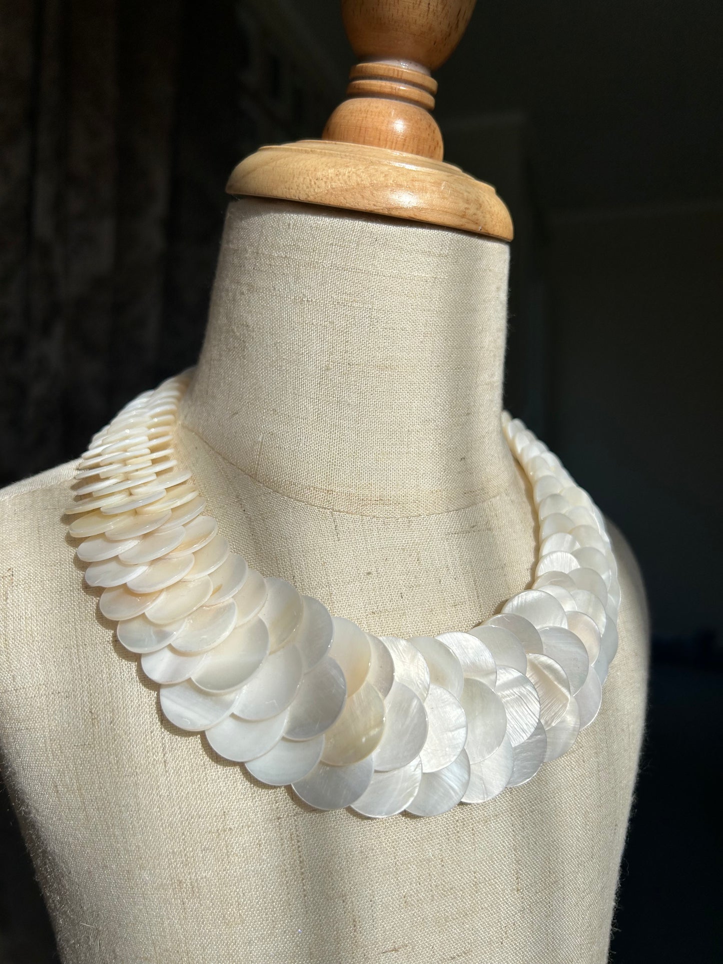 White mother of pearl choker