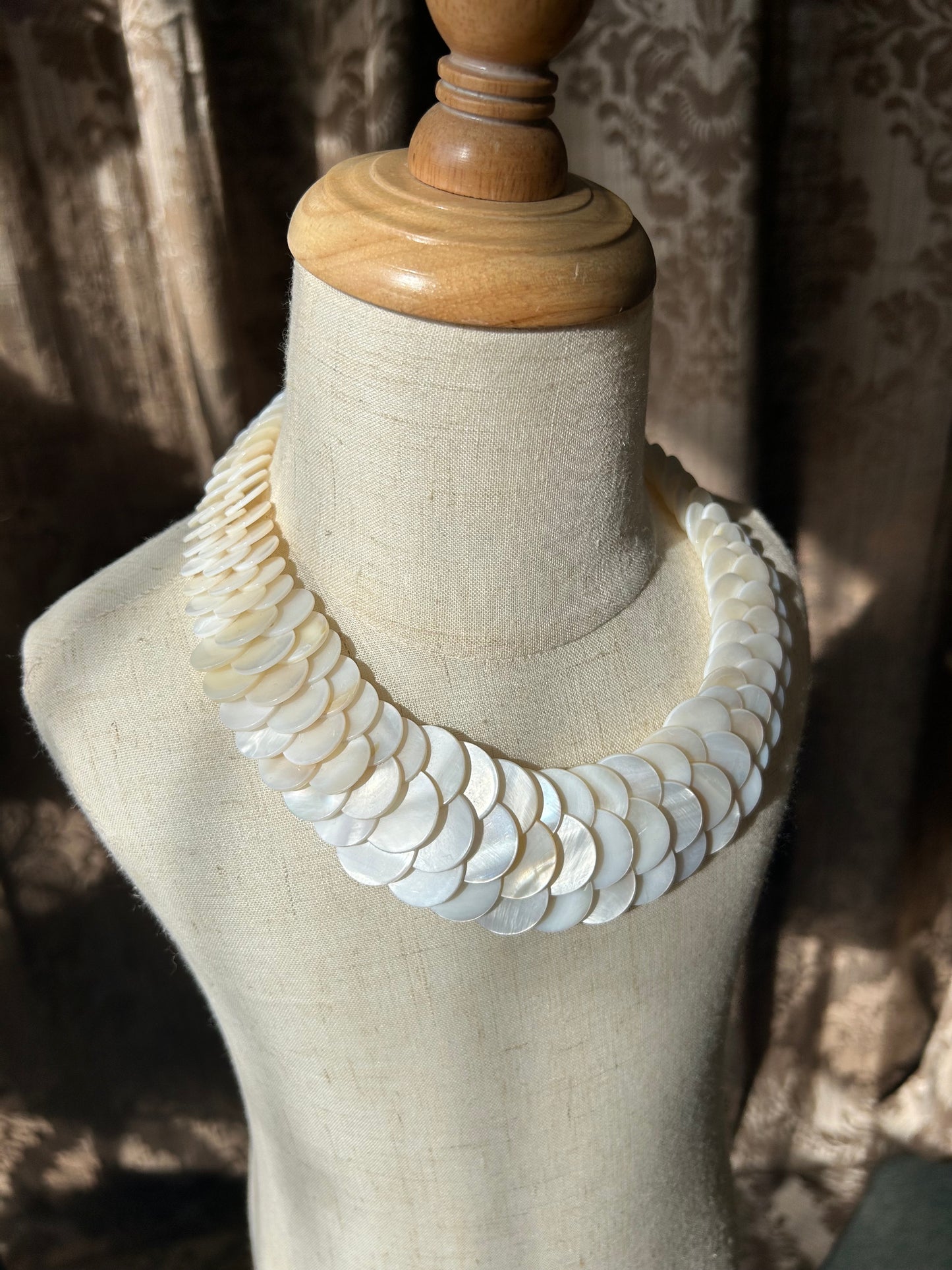 White mother of pearl choker